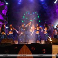 Photos - Ranveer Singh & Lisa Haydon performing at Aamby Valley City | Picture 144337