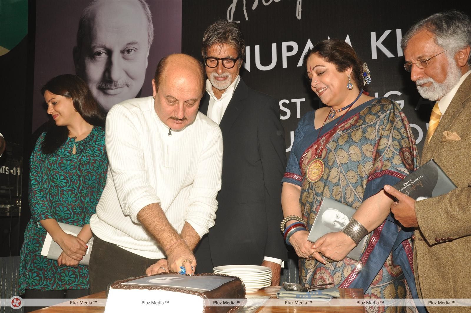 Photos - Amitabh Bachchan launches Anupam Kher's book | Picture 145127