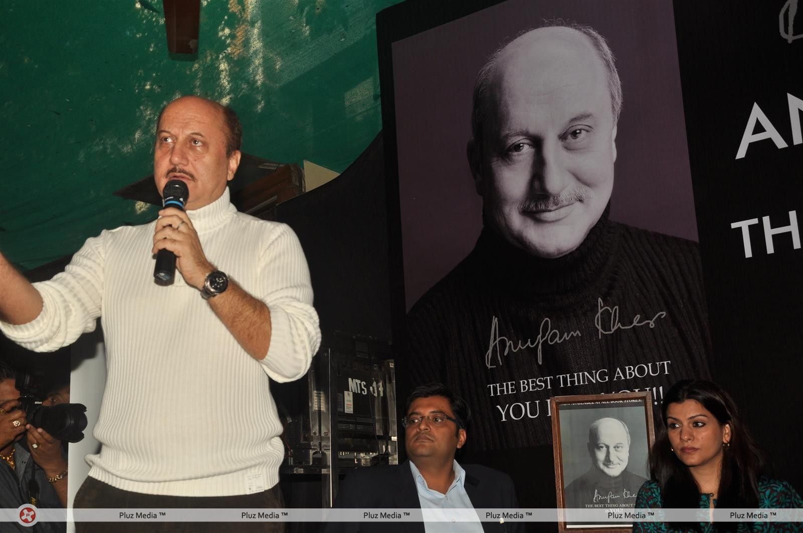 Photos - Amitabh Bachchan launches Anupam Kher's book | Picture 145143