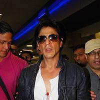 Photos - SRK snapped at Mumbai International Airport | Picture 145090