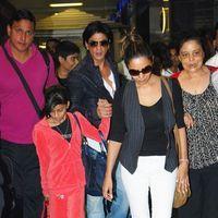 Photos - SRK snapped at Mumbai International Airport | Picture 145091