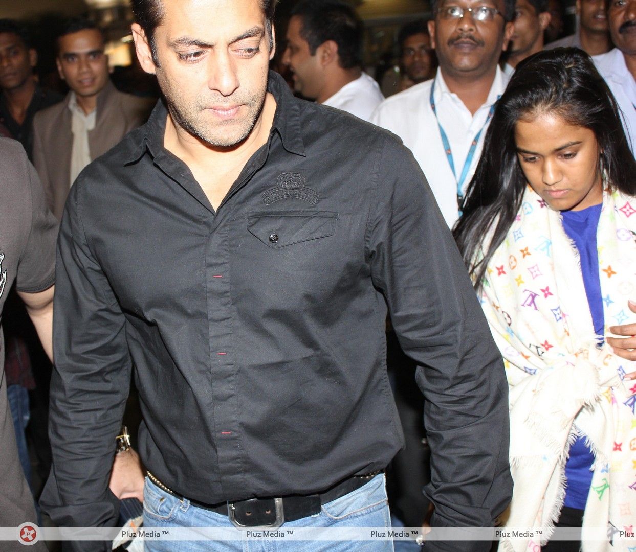 Photos - Salman Khan snapped at Mumbai International Airport | Picture 145075