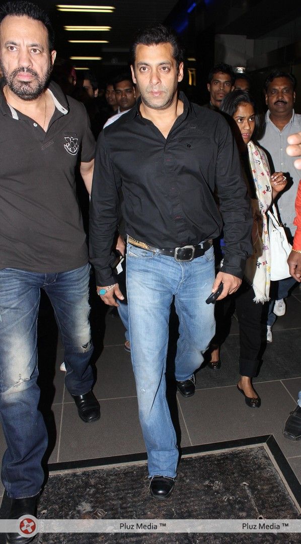 Photos - Salman Khan snapped at Mumbai International Airport | Picture 145081
