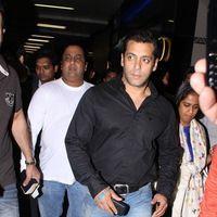 Photos - Salman Khan snapped at Mumbai International Airport | Picture 145076