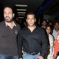 Photos - Salman Khan snapped at Mumbai International Airport