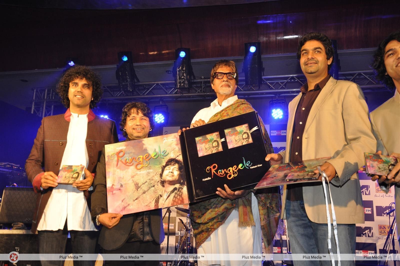 Photos - Amitabh Bachchan launches album Kailasha Rangeele of singer Kailash Kher | Picture 148244