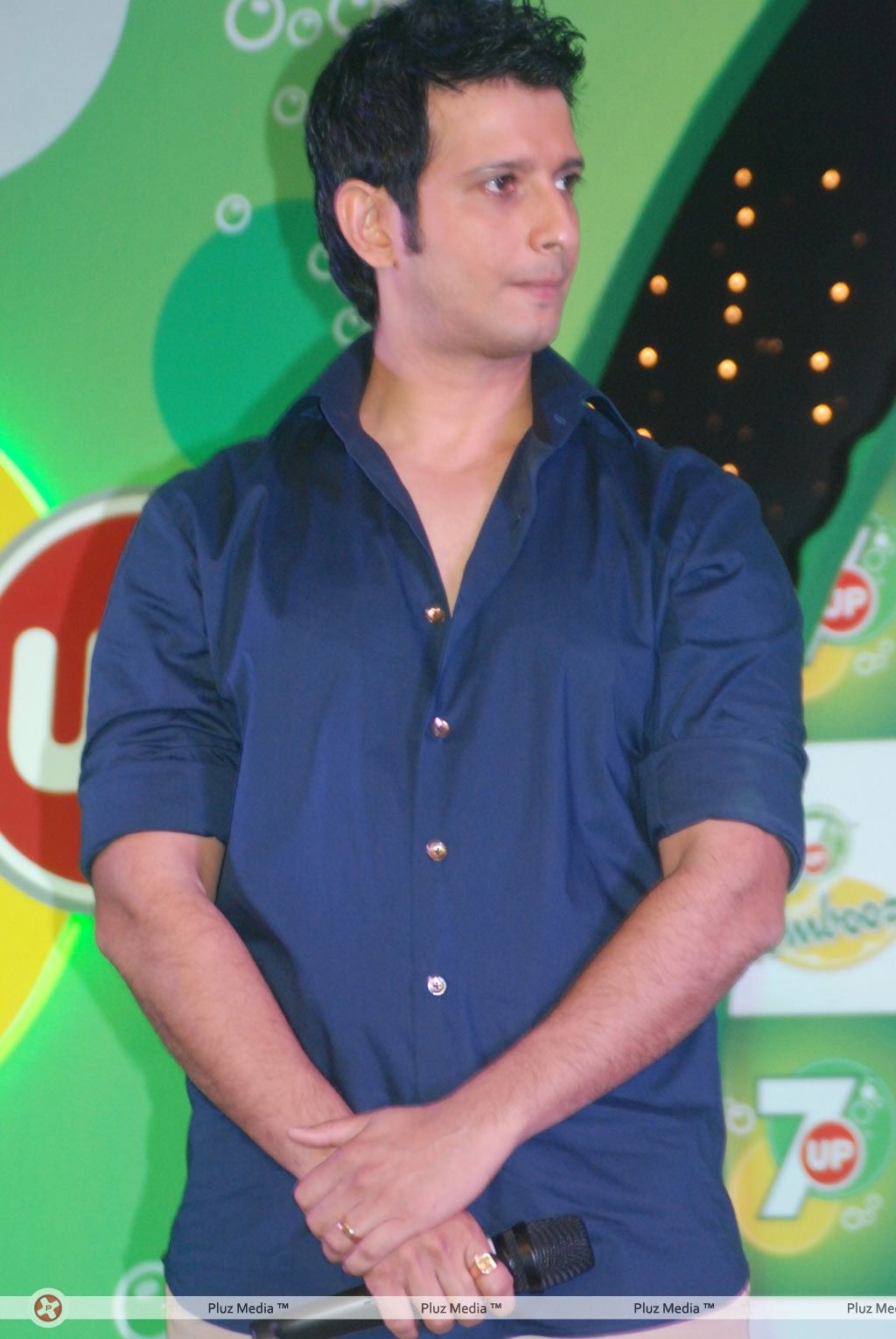 Sharman Joshi - Photos - Bollywood star & 7UP brand ambassador Sharman Joshi | Picture 148270