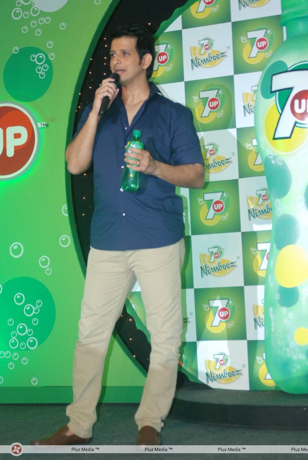 Sharman Joshi - Photos - Bollywood star & 7UP brand ambassador Sharman Joshi | Picture 148278