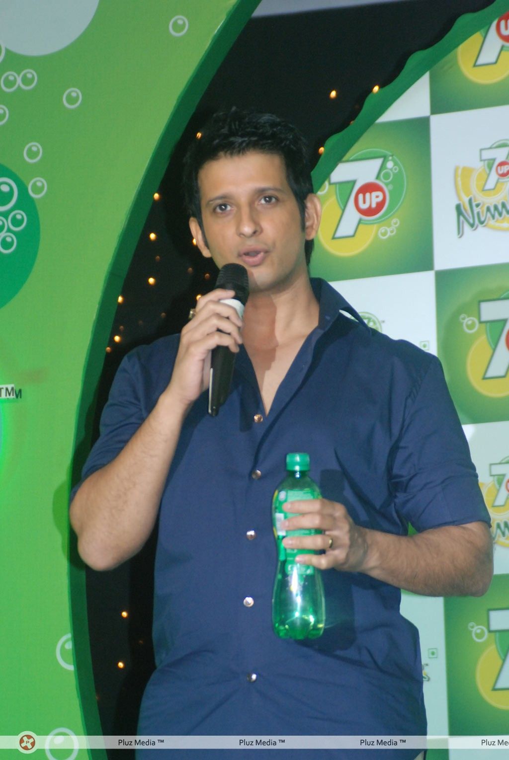 Sharman Joshi - Photos - Bollywood star & 7UP brand ambassador Sharman Joshi | Picture 148283