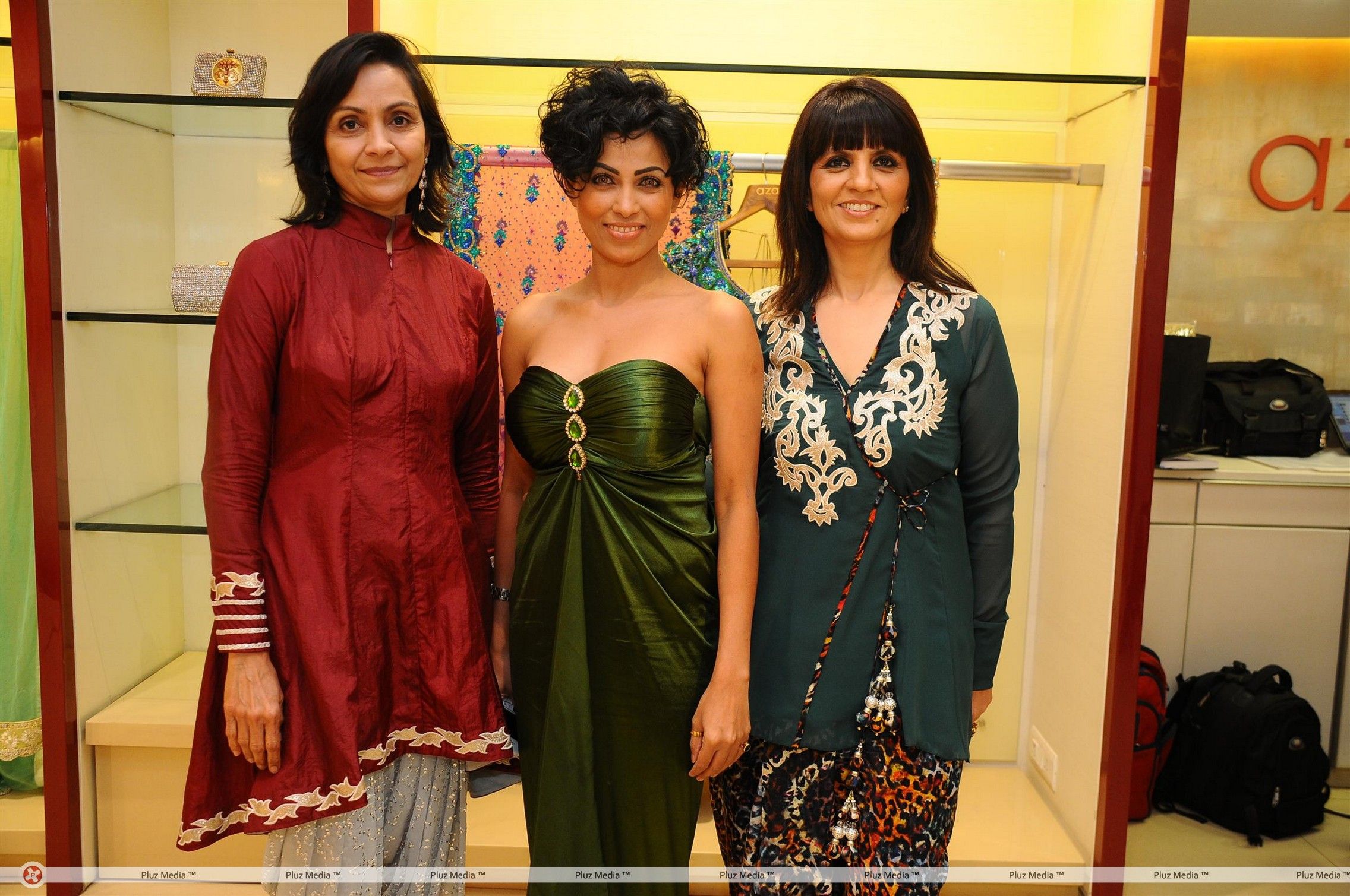 Photos - Bolly Celebs at Hypnotic Hyderabadi Collection at Dr. Alka Nishar's Aza | Picture 153080