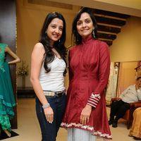 Photos - Bolly Celebs at Hypnotic Hyderabadi Collection at Dr. Alka Nishar's Aza | Picture 153075