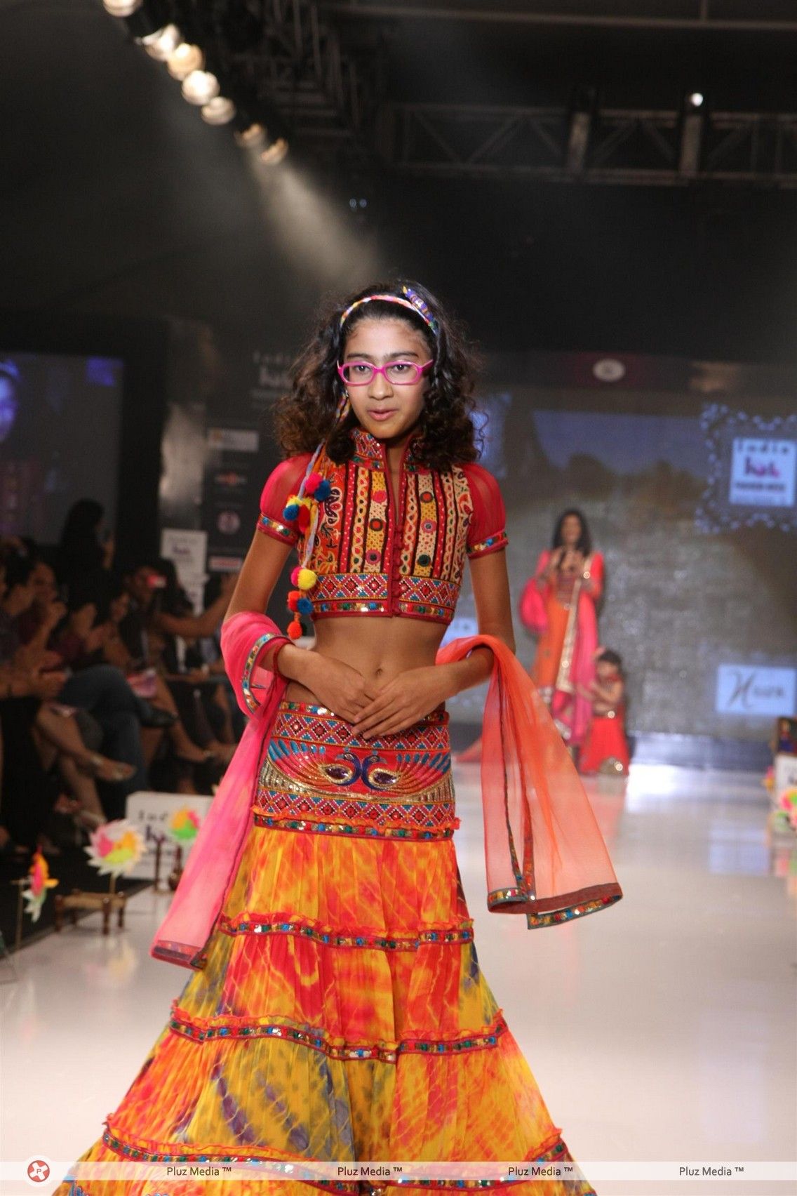 Photos - Sushmita Sen walks the ramp at the India Kids Fashion Week 2012 Grand Finale | Picture 152417