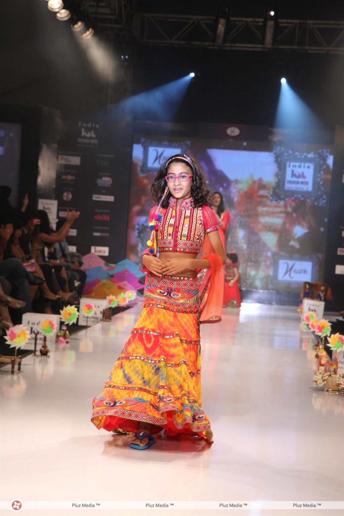 Photos - Sushmita Sen walks the ramp at the India Kids Fashion Week 2012 Grand Finale | Picture 152428