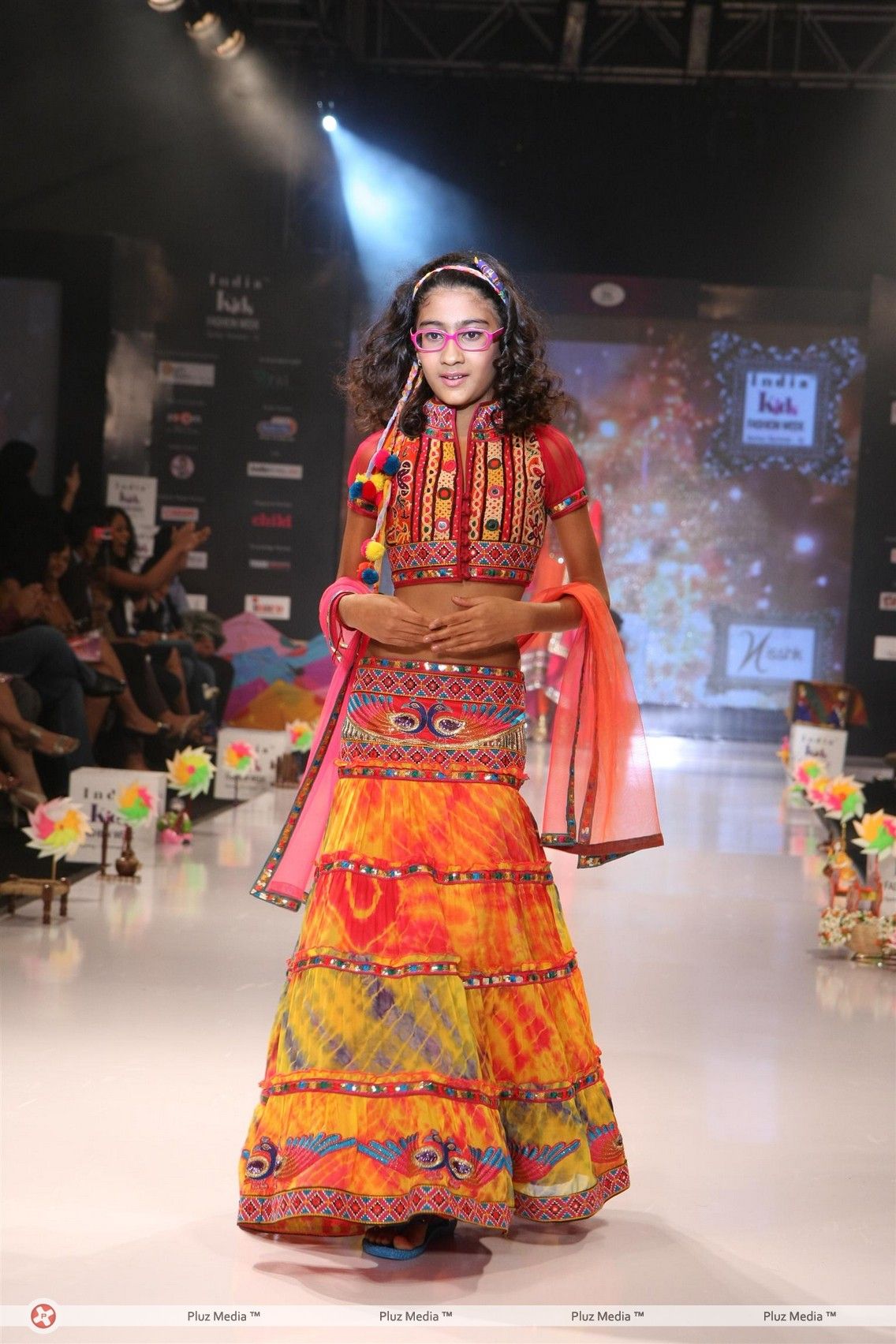 Photos - Sushmita Sen walks the ramp at the India Kids Fashion Week 2012 Grand Finale | Picture 152431