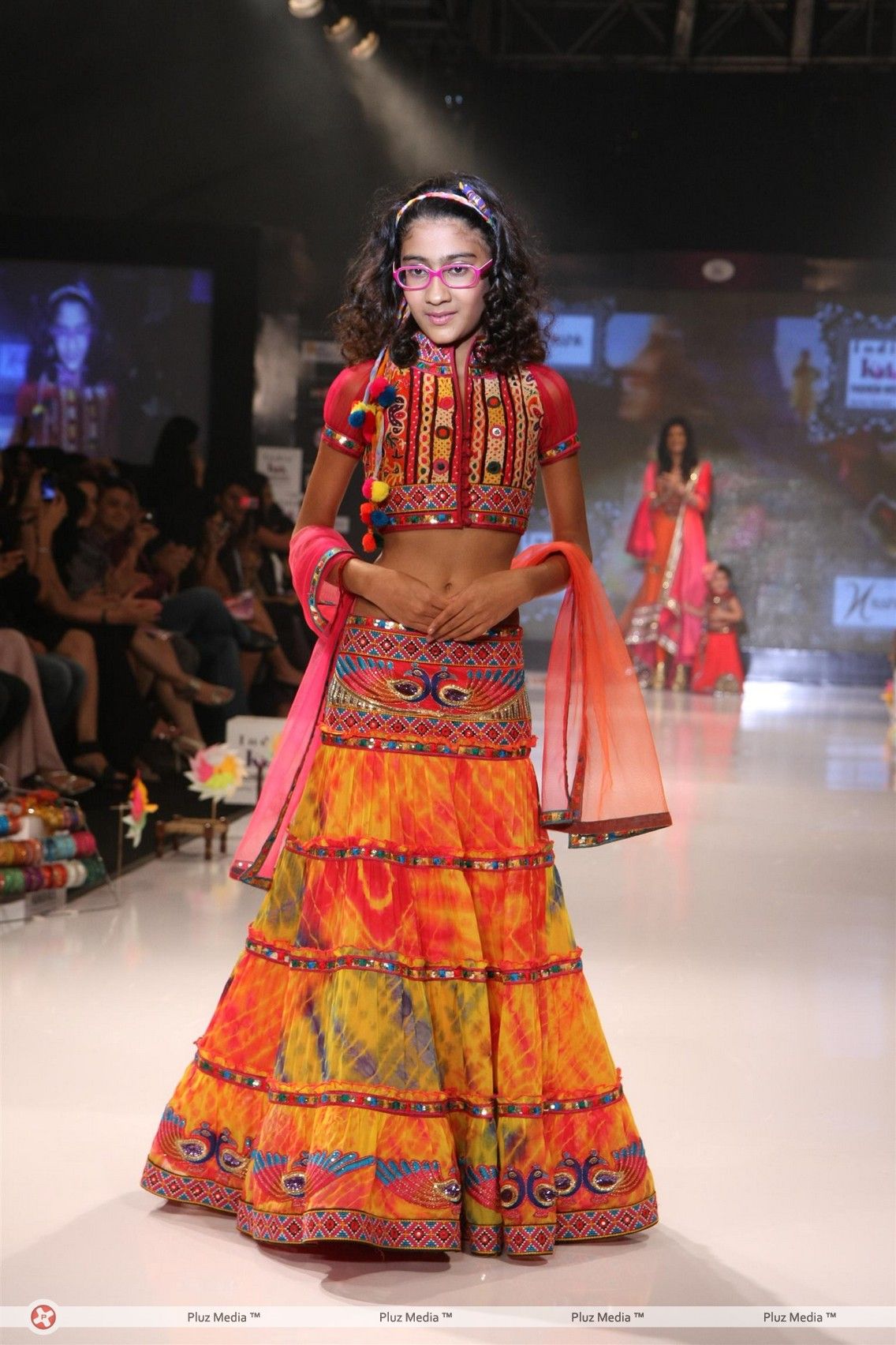 Photos - Sushmita Sen walks the ramp at the India Kids Fashion Week 2012 Grand Finale | Picture 152440