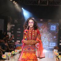 Photos - Sushmita Sen walks the ramp at the India Kids Fashion Week 2012 Grand Finale | Picture 152431