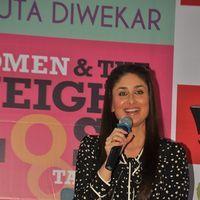 Kareena Kapoor -  Kareena Kapoor & Karisma Kapoor launch the book 'Women & the Weight Loss Tamasha | Picture 153199