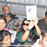 Photos - Vidya Balan promoting her film KAHAANI at Khar Railway Station | Picture 157897