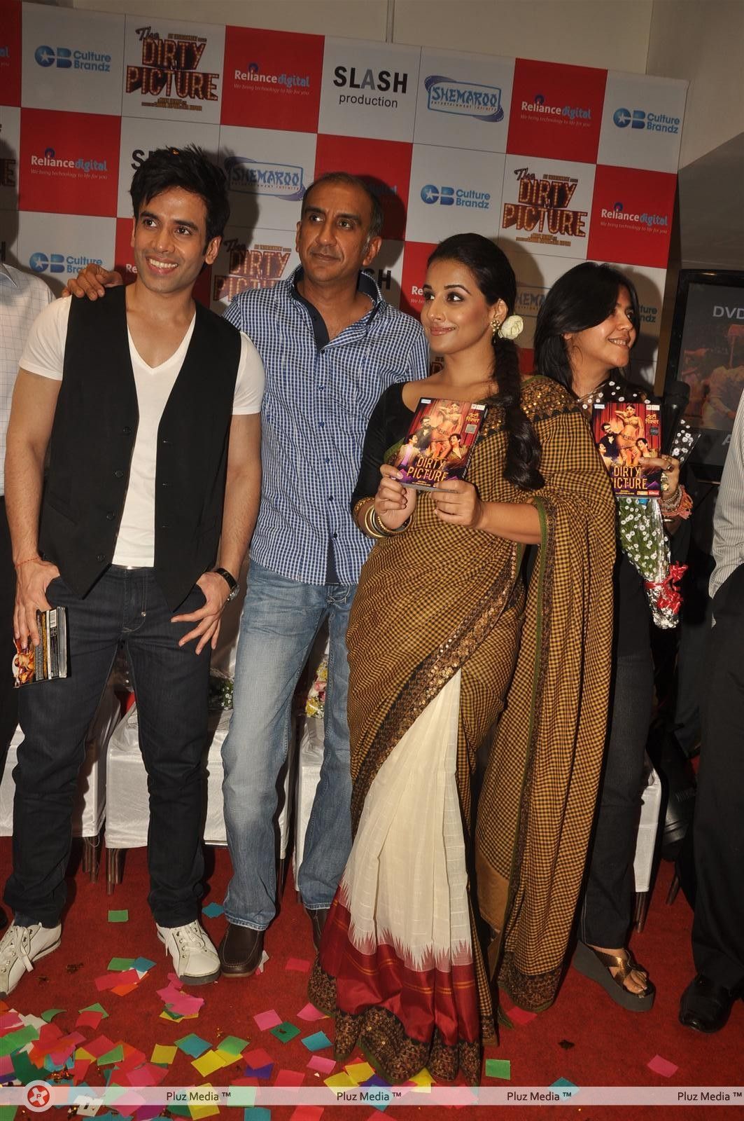 Photos - Vidya Balan launches film The Dirty Picture DVDs | Picture 159320