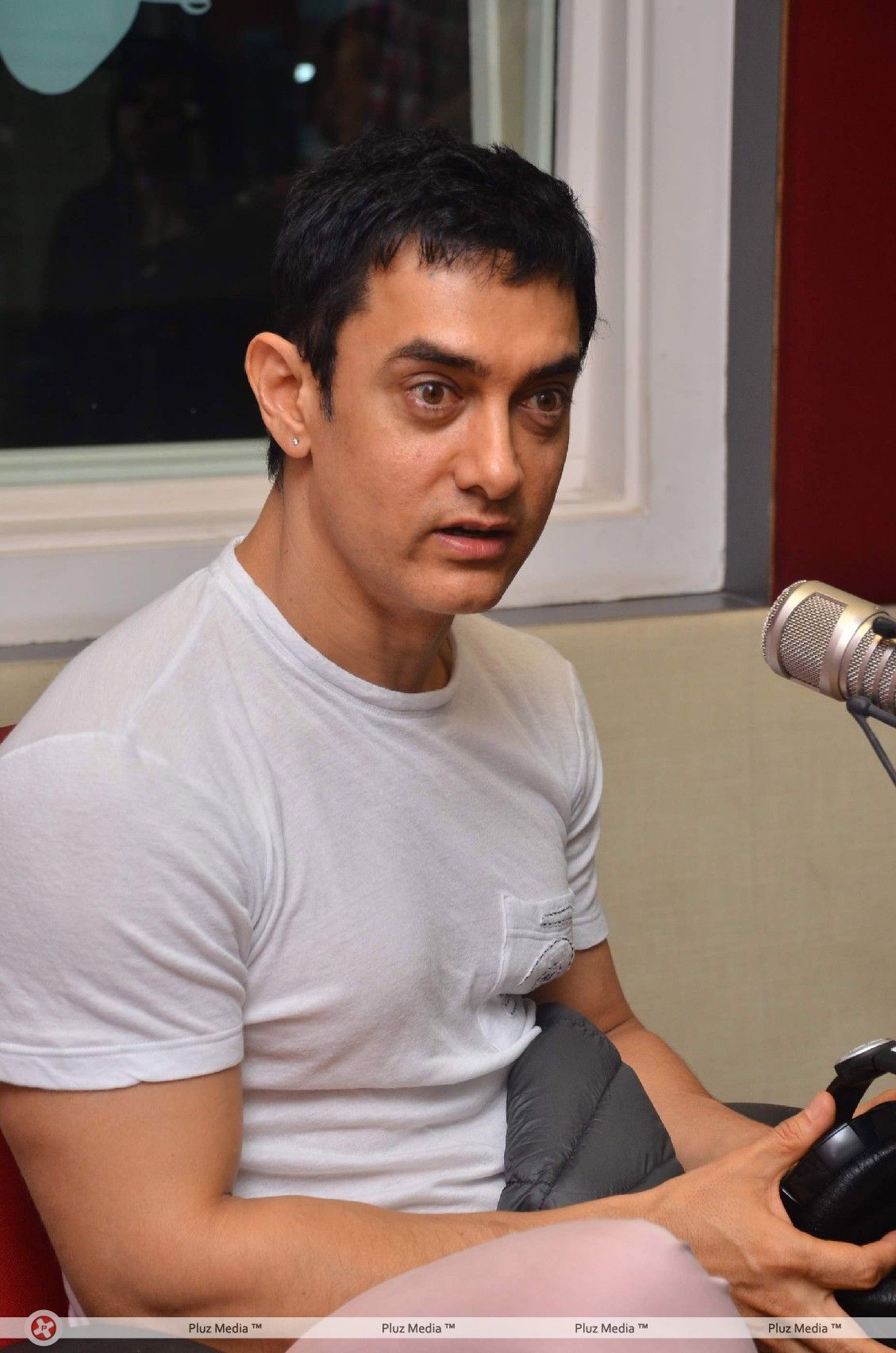 Aamir Khan at BIG Fm For Satayamev Jayate First Hand Reactions Photos | Picture 220199