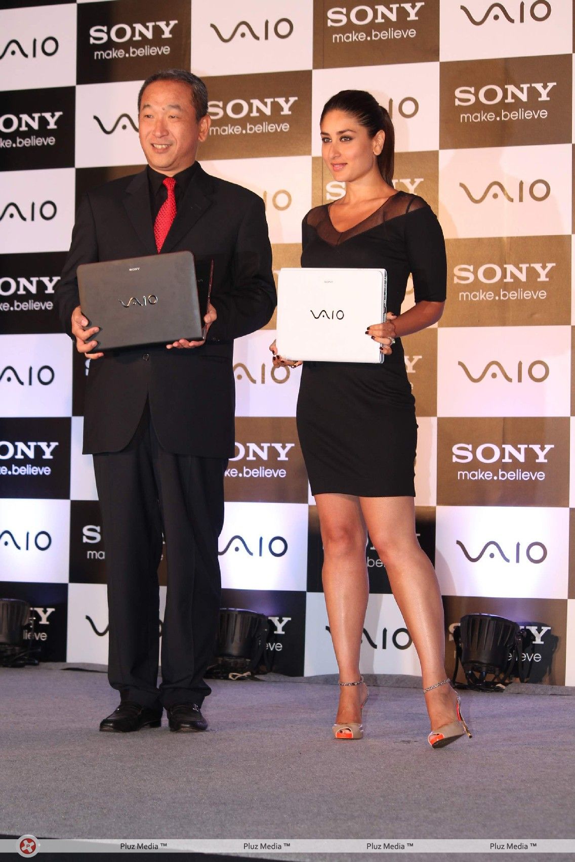 Kareena launches new range of Sony Vaio - Photos | Picture 208065