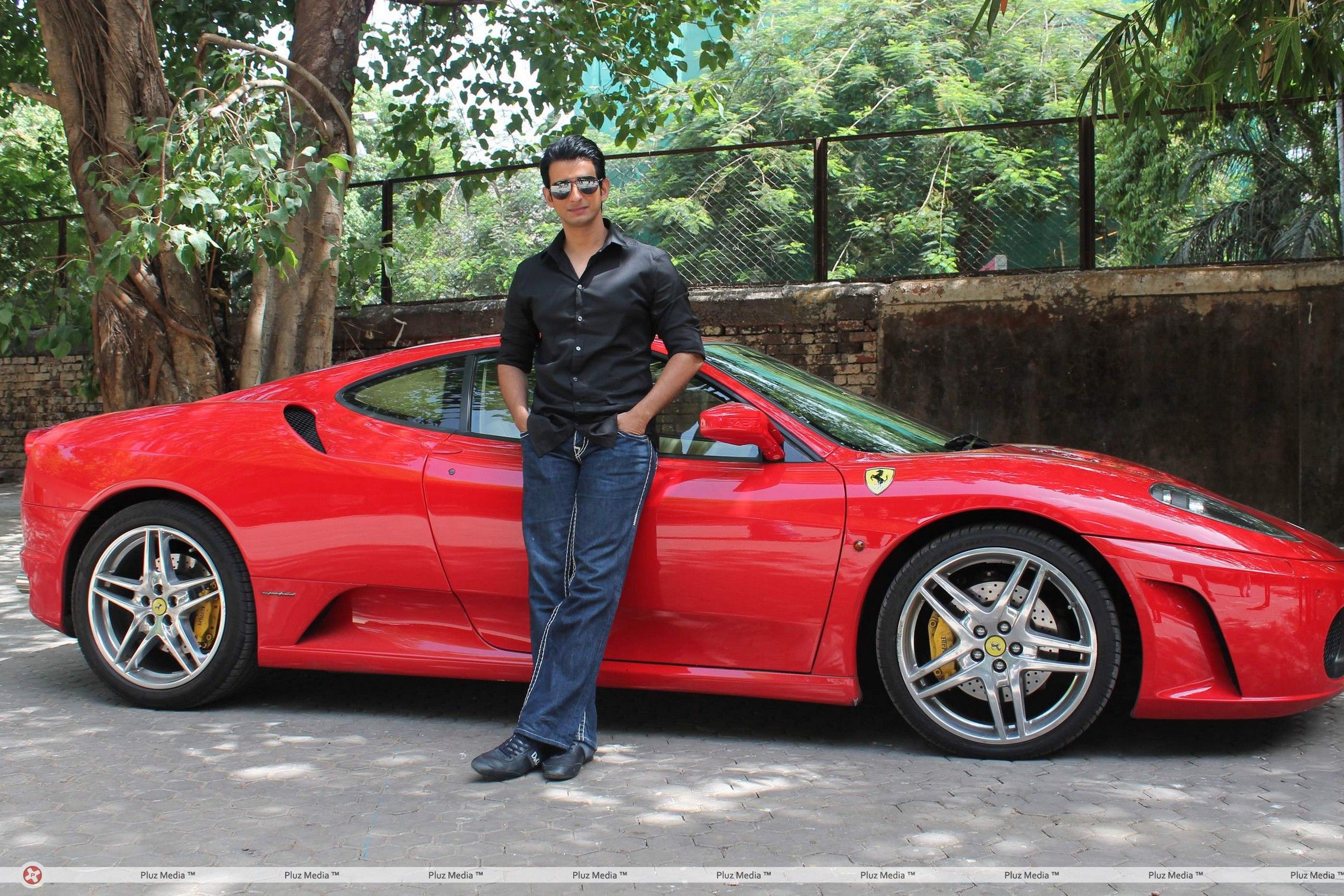 Sharman Joshi - Sharman Joshi promoting Ferrari Ki Sawaari - Photos | Picture 208675