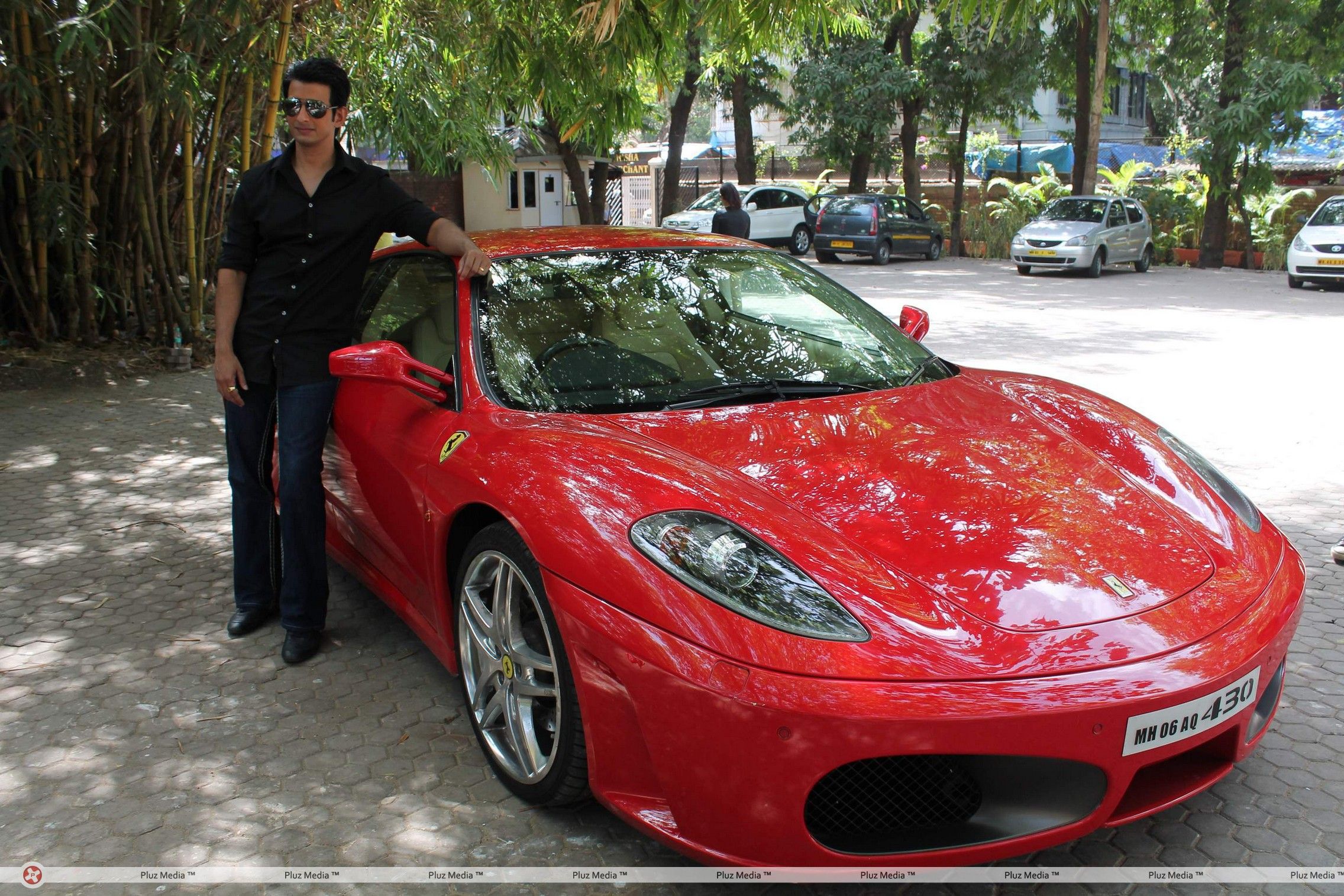Sharman Joshi promoting Ferrari Ki Sawaari - Photos | Picture 208682