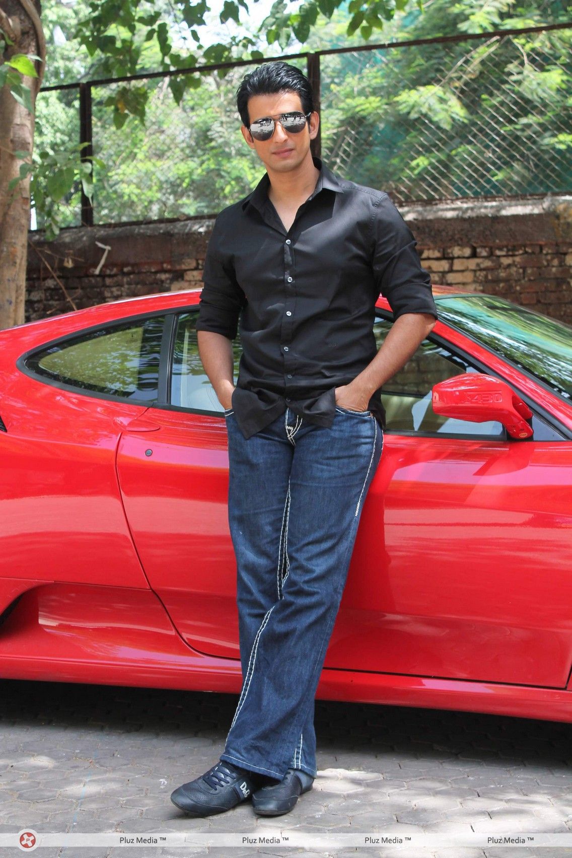 Sharman Joshi - Sharman Joshi promoting Ferrari Ki Sawaari - Photos | Picture 208685