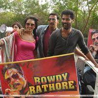 Sonakshi Sinha and Akshay Kumar promotes Rowdy Rathore - Photos