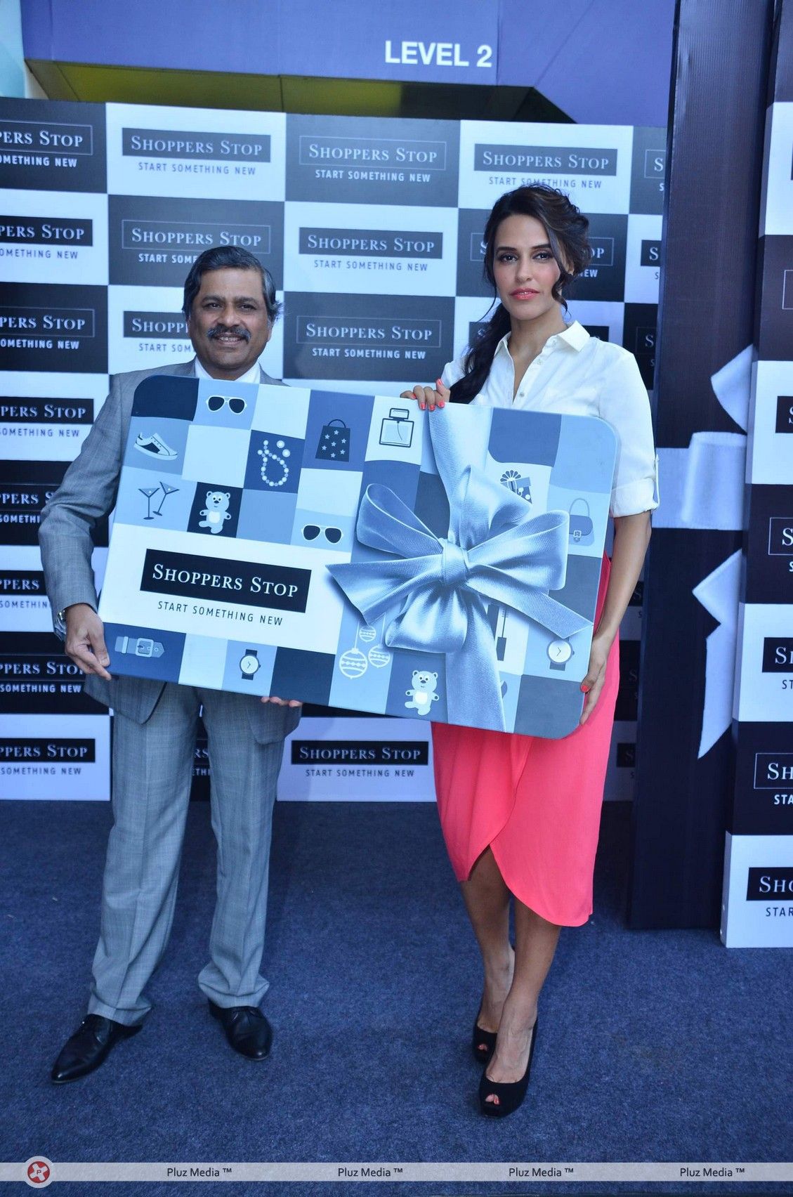 Neha Dhupia at Shoppers Stop gift card launch - Photos | Picture 200430