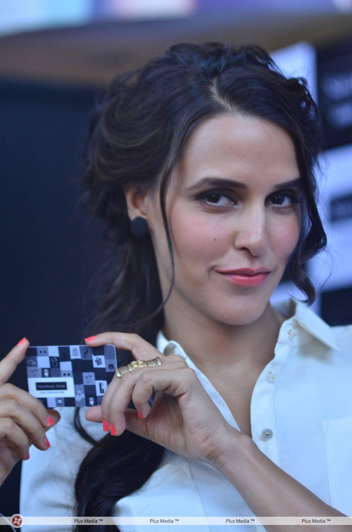 Neha Dhupia at Shoppers Stop gift card launch - Photos | Picture 200432