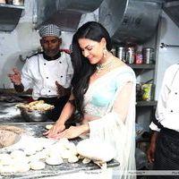 In Pics Veena Malik taste the Zaika Of Bihar | Picture 303806