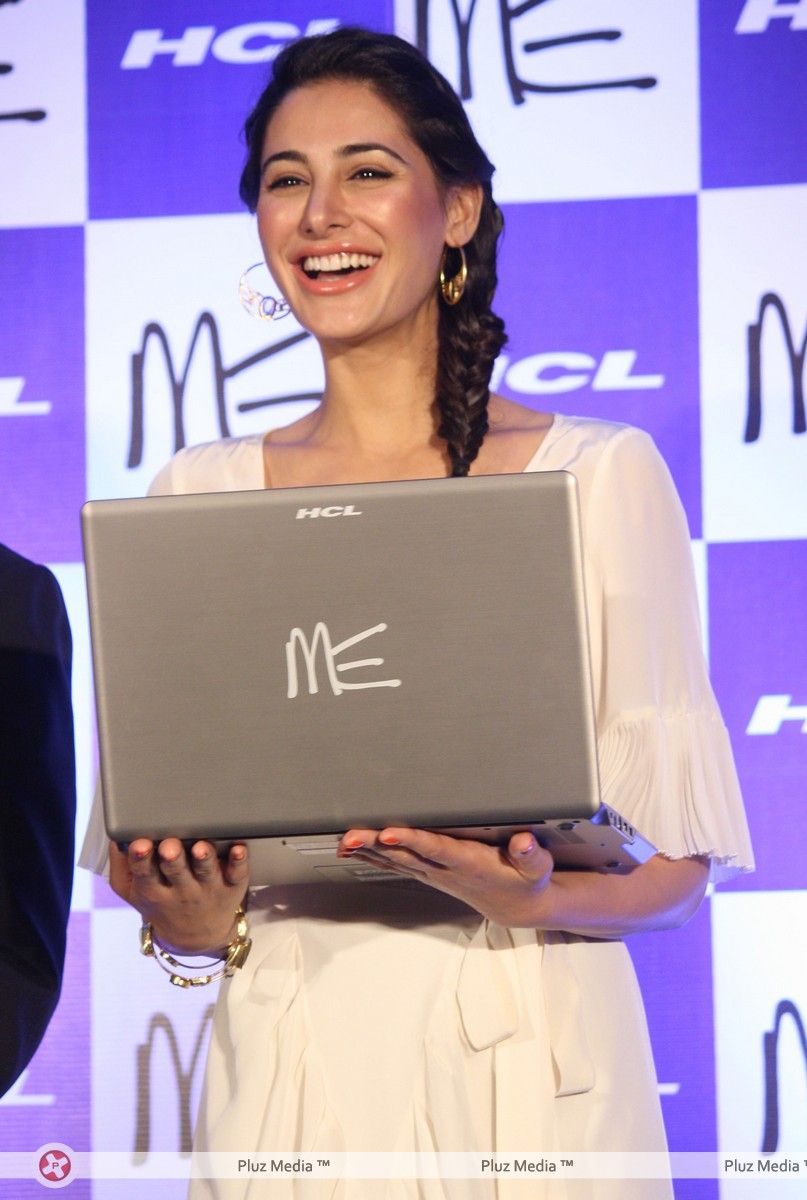 Nargis Fakhri at the launch of HCL Me Ultrabook Photos | Picture 279274