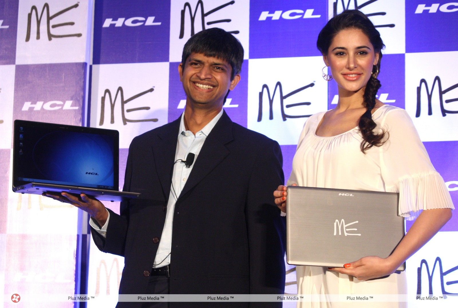 Nargis Fakhri at the launch of HCL Me Ultrabook Photos | Picture 279276