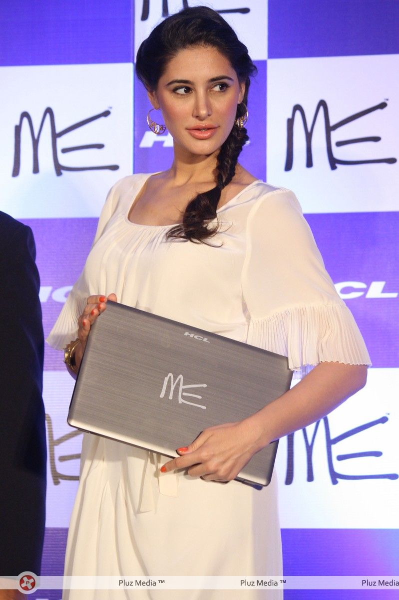 Nargis Fakhri at the launch of HCL Me Ultrabook Photos | Picture 279287