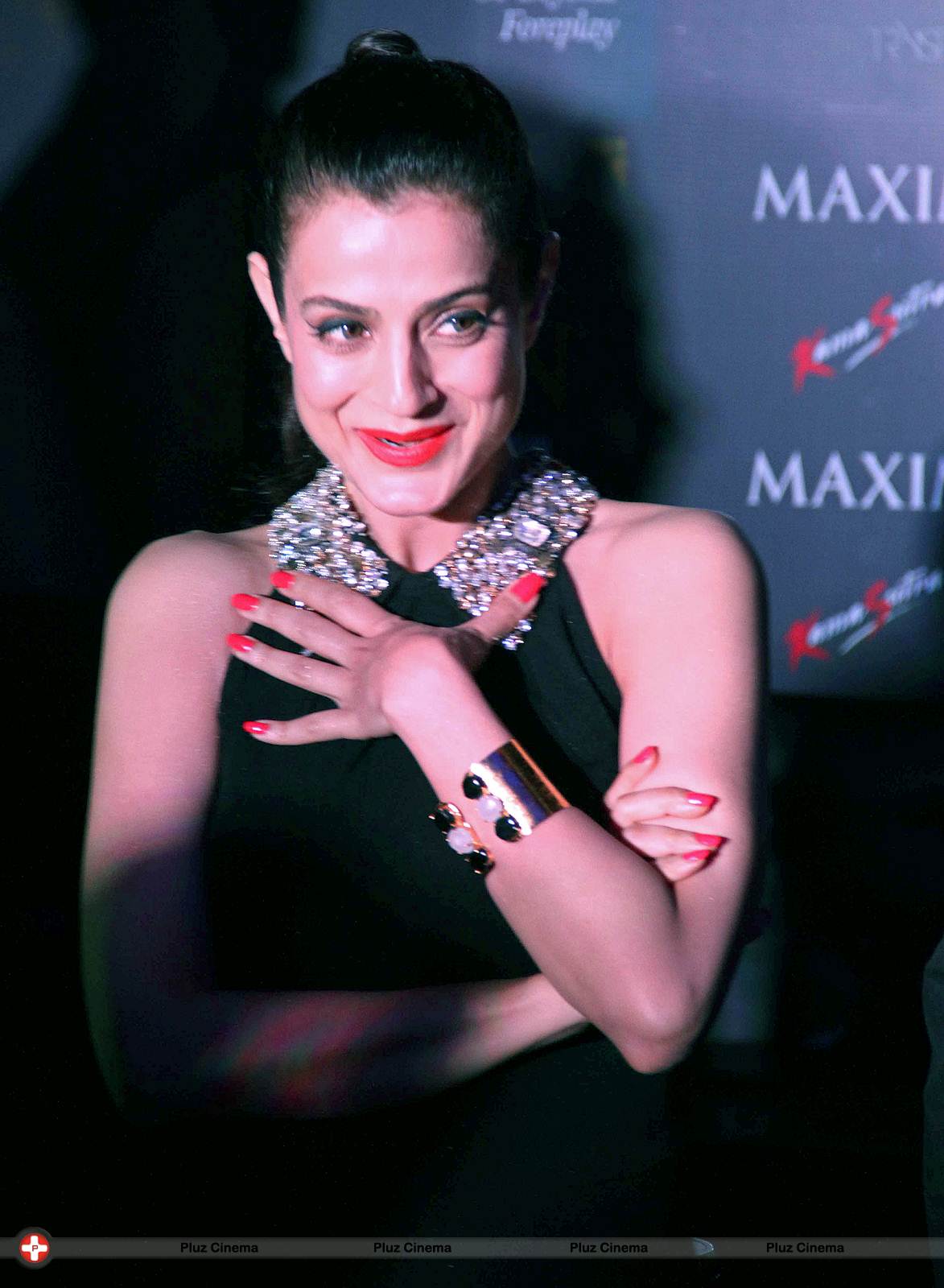 Ameesha Patel unveil special issue cover of Maxim Magazine Photos | Picture 535892