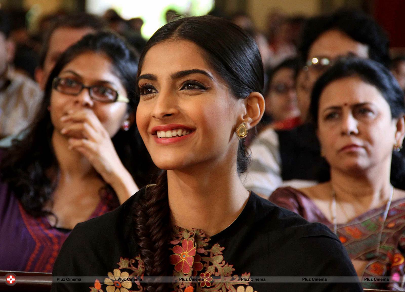 Sonam Kapoor Ahuja - Navbharat Times panel discussion on Youth Day Photos | Picture 534938