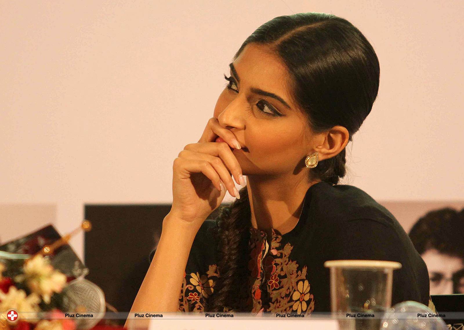 Sonam Kapoor Ahuja - Navbharat Times panel discussion on Youth Day Photos | Picture 534940