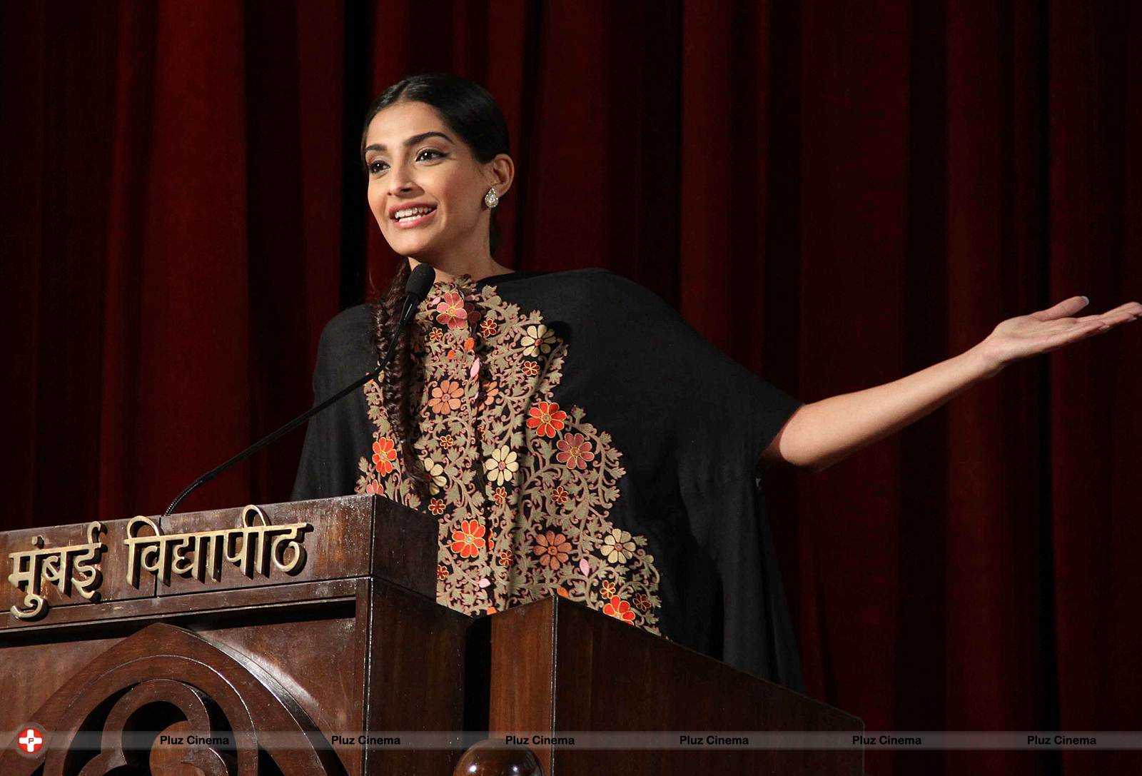 Sonam Kapoor Ahuja - Navbharat Times panel discussion on Youth Day Photos | Picture 534967