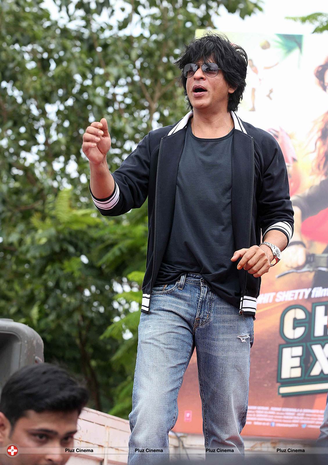 Shahrukh Khan - Shahrukh Khan celebrates 67th Independence Day Photos | Picture 537945