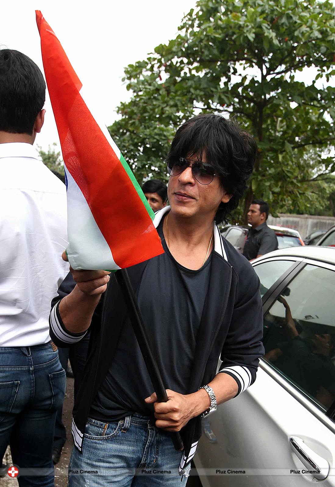 Shahrukh Khan celebrates 67th Independence Day Photos | Picture 537954