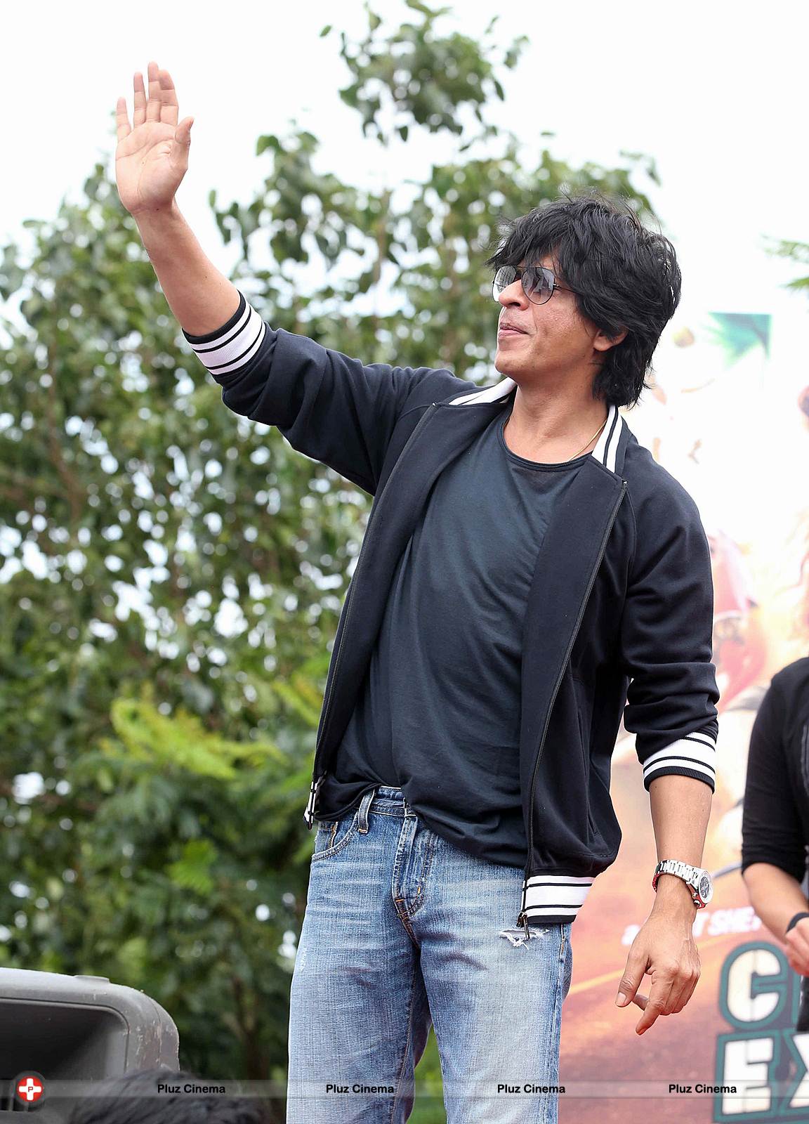 Shahrukh Khan - Shahrukh Khan celebrates 67th Independence Day Photos | Picture 537958