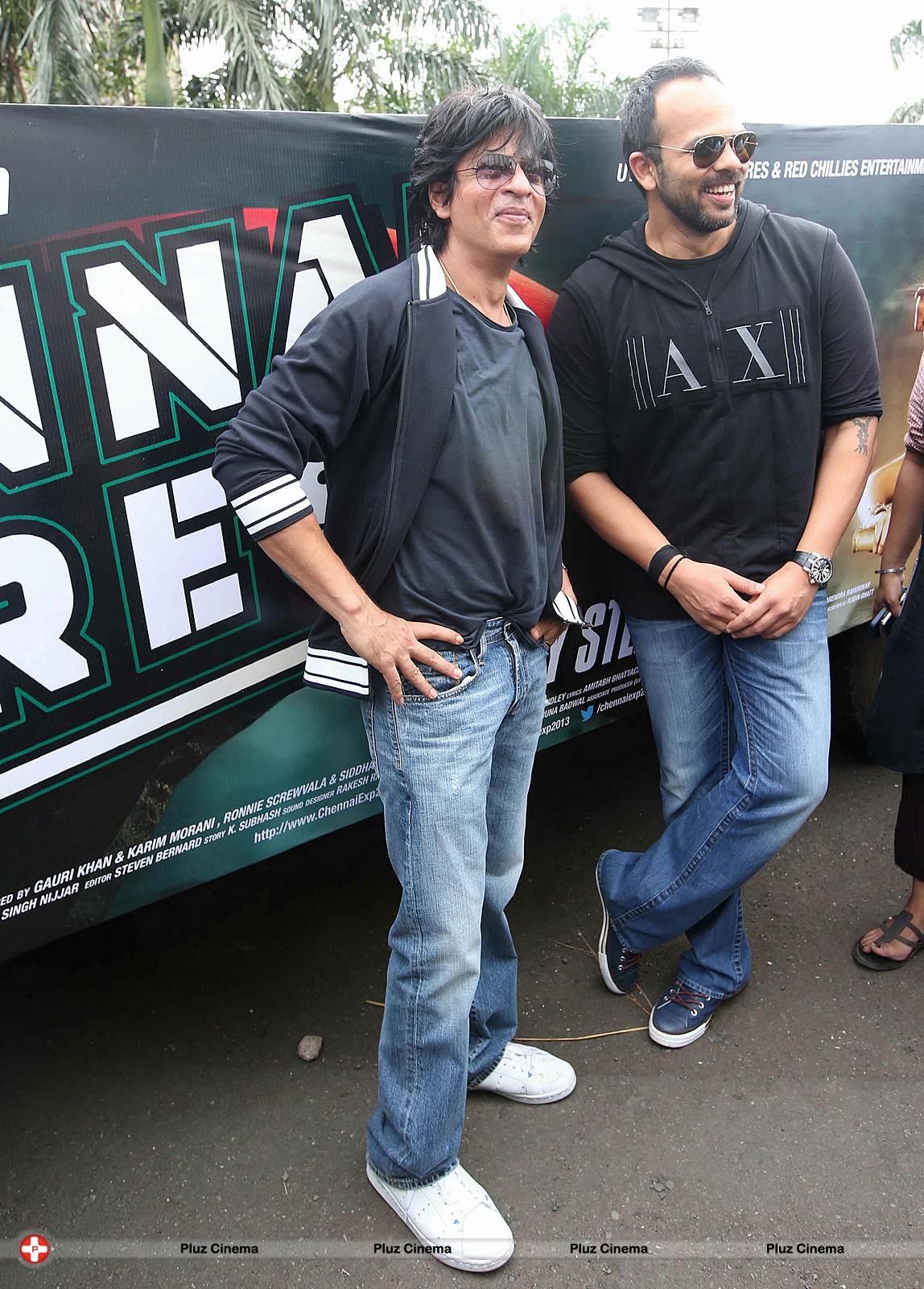 Shahrukh Khan celebrates 67th Independence Day Photos | Picture 537962