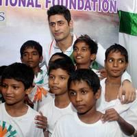 TV actor Mohit Raina celebrates Independence Day with Orphan children Photos | Picture 538157