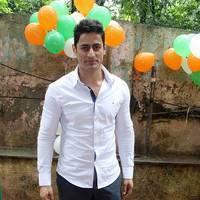 Mohit Raina - TV actor Mohit Raina celebrates Independence Day with Orphan children Photos | Picture 538164