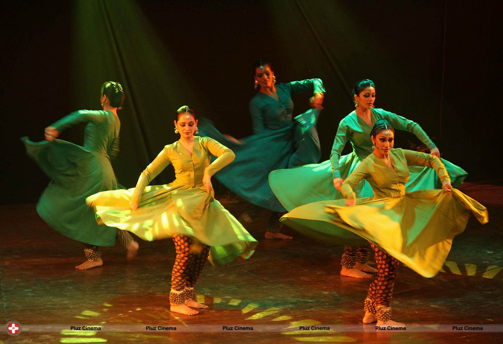Kathak performance by Kumudani Lakhia's dance troupe photos | Picture 539754