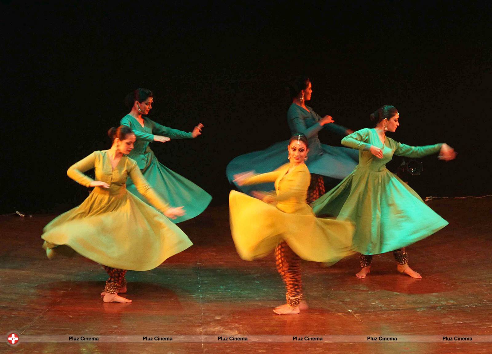 Kathak performance by Kumudani Lakhia's dance troupe photos | Picture 539763