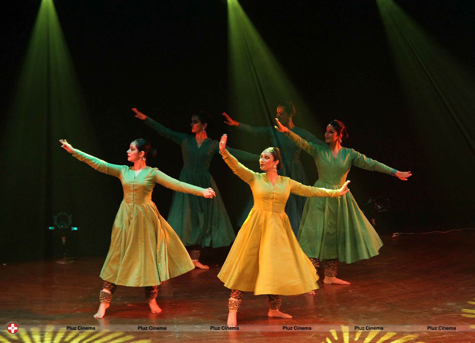Kathak performance by Kumudani Lakhia's dance troupe photos | Picture 539764