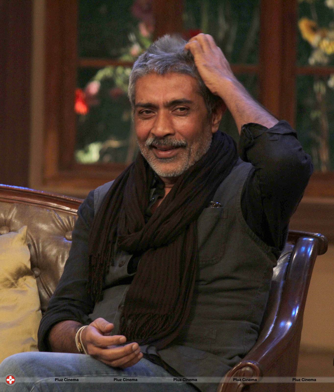 Prakash Jha - Promotion of film Satyagraha on the sets of TV show Comedy Nights with Kapil Photos | Picture 541198