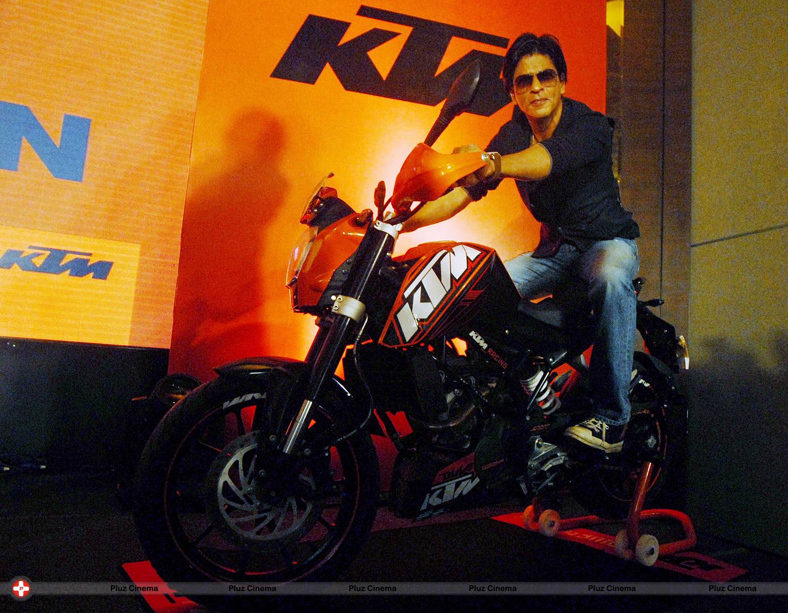 Shah Rukh Khan at KTM Press Conference in Pune Photos | Picture 539732